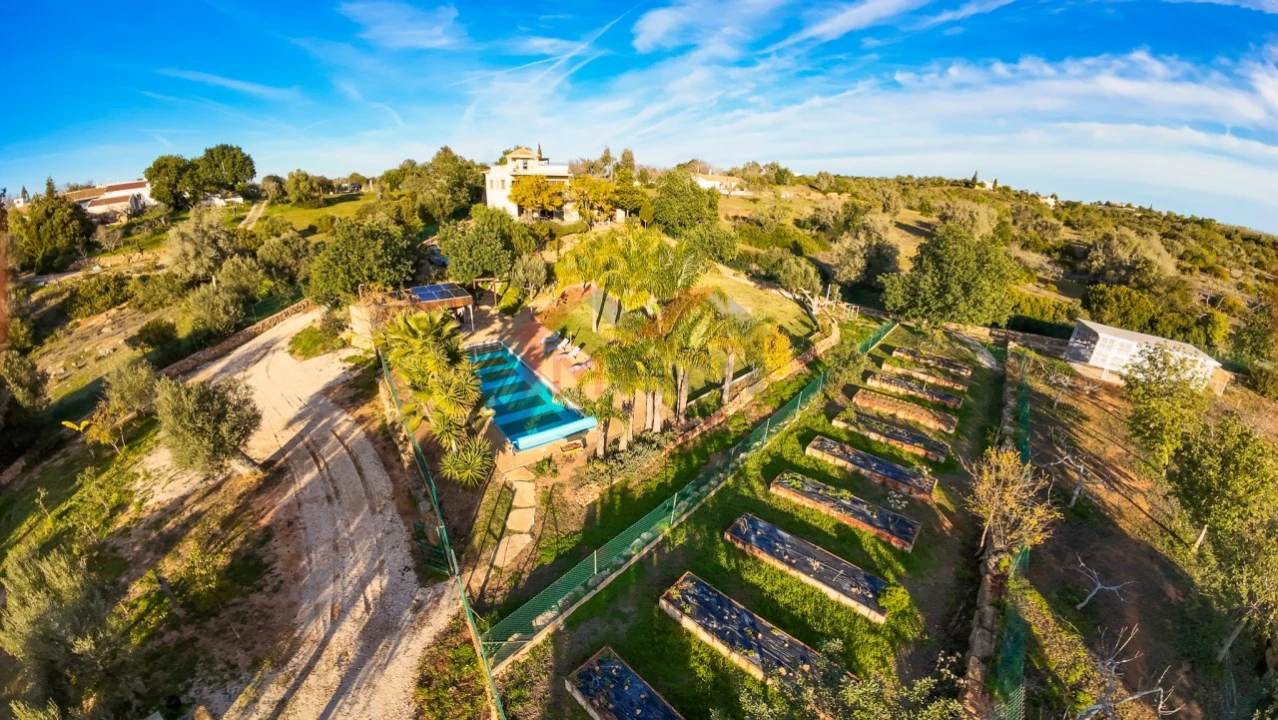 Moradia T5 para Venda em Guia Foto 40