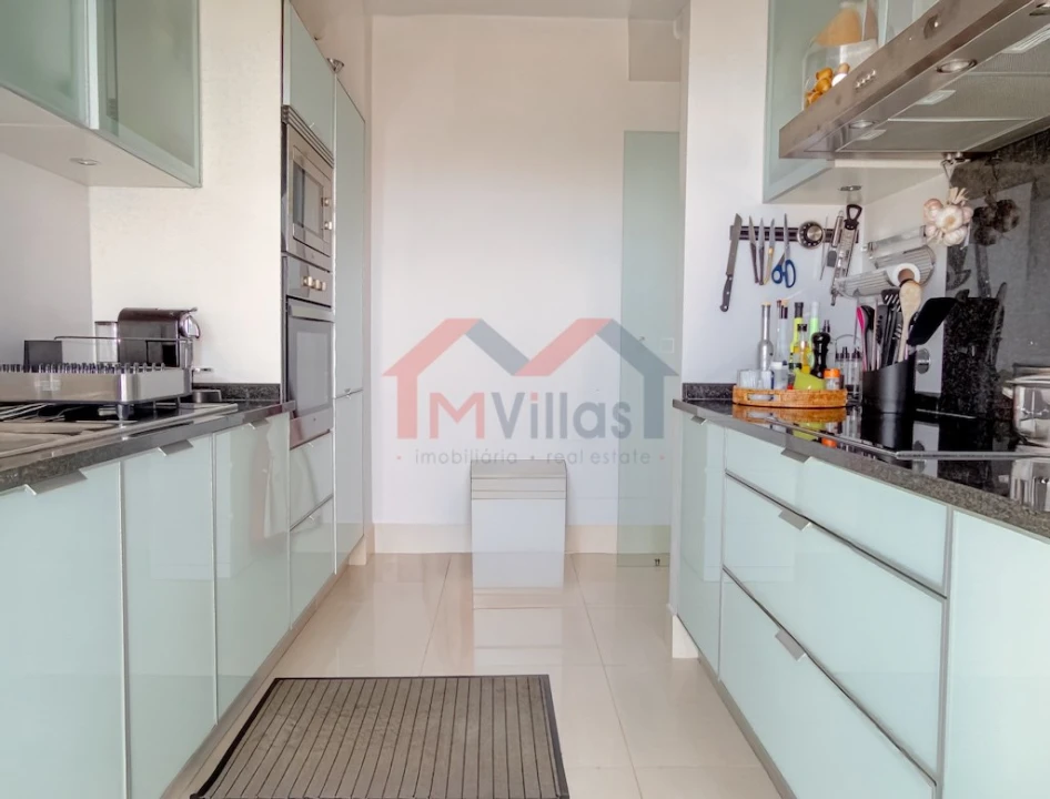 Apartamento T3 para Venda em Quarteira Foto 9
