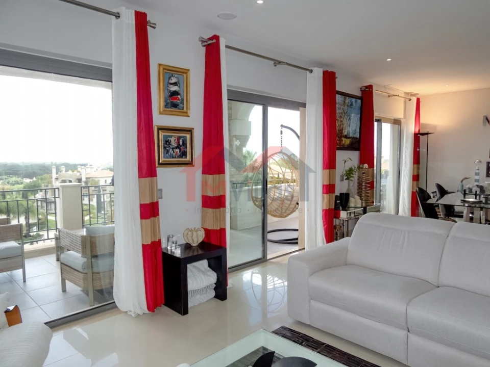 Apartamento T3 para Venda em Quarteira Foto 8