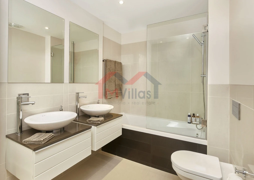 Apartamento T3 para Venda em Quarteira Foto 16
