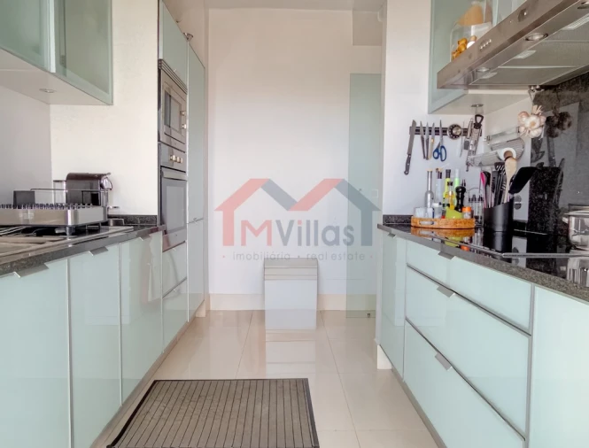 Apartamento T3 para Venda em Quarteira Foto 9