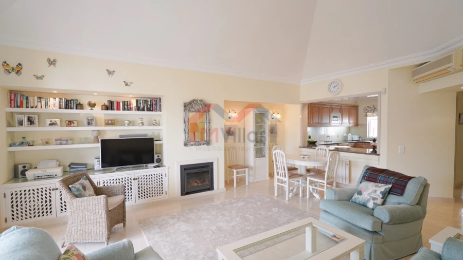 Apartamento T2 para Venda em Almancil Foto 2