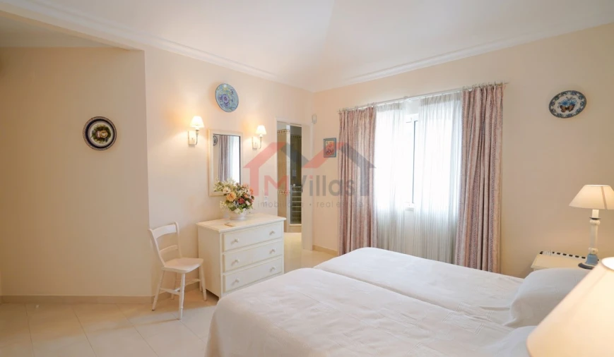 Apartamento T2 para Venda em Almancil Foto 11