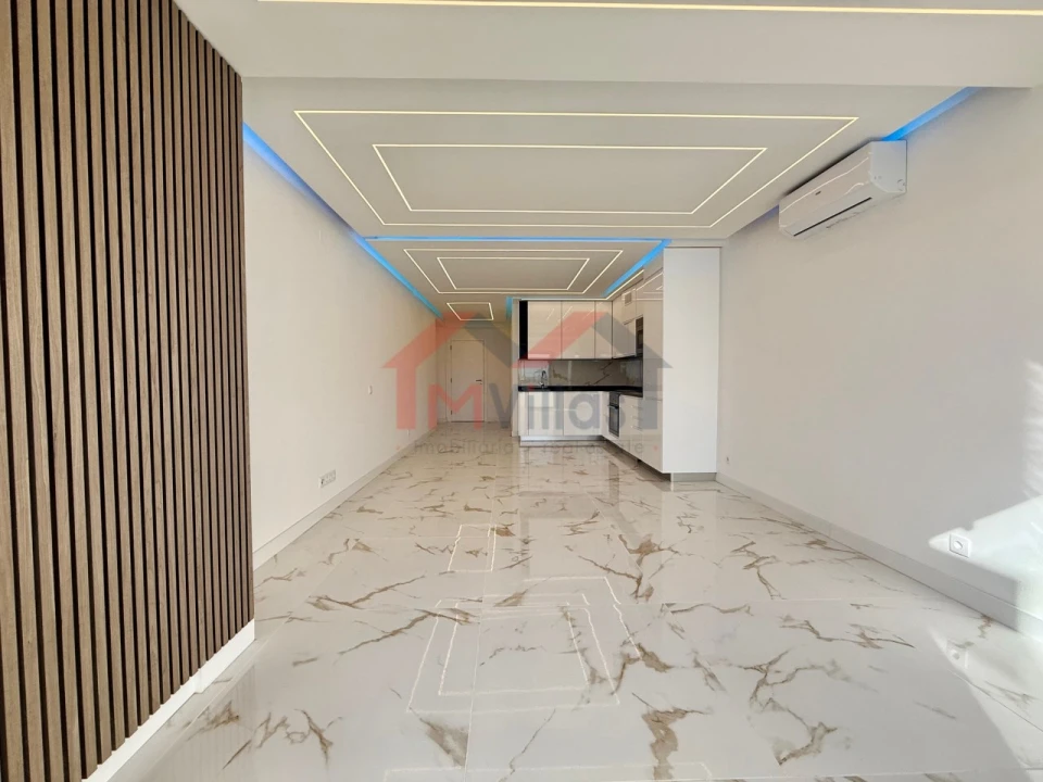 Apartamento T2 para Venda em Quarteira Foto 3