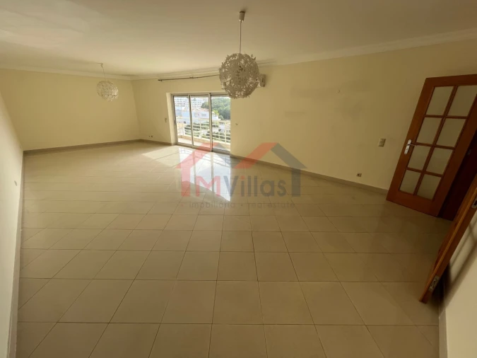 Apartamento T3 para Venda em Quarteira Foto 4