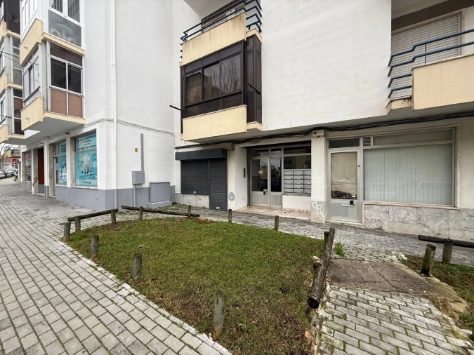 Loja para Venda em Rio de Mouro Foto 12