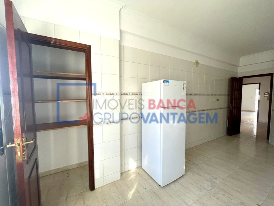 Apartamento T3 para Venda em Seixal, Arrentela e Aldeia de Paio Pires Foto 9