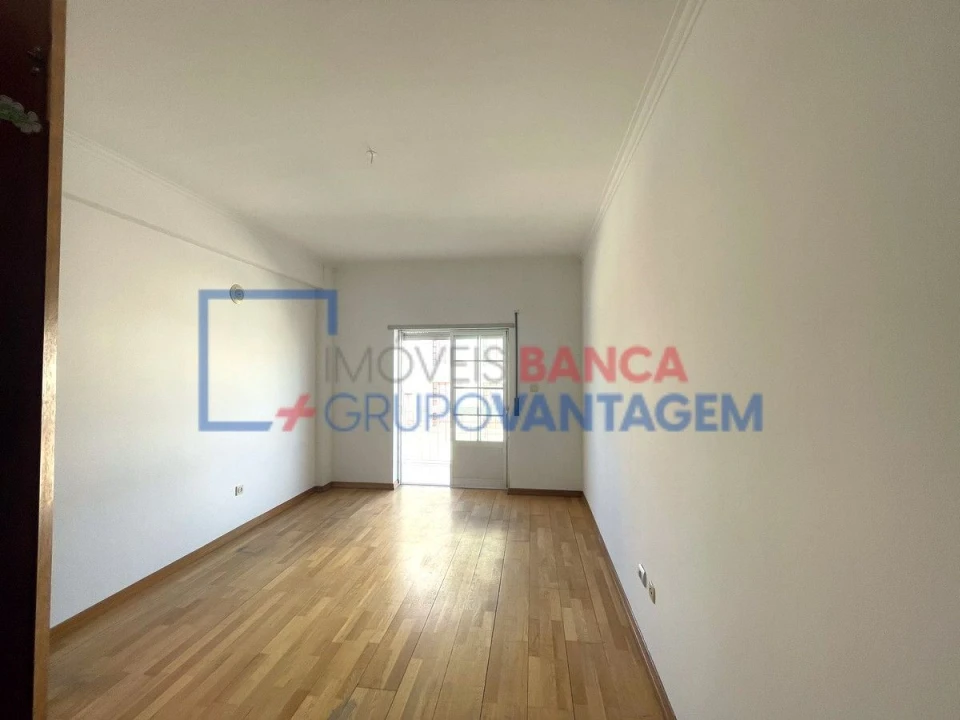 Apartamento T3 para Venda em Seixal, Arrentela e Aldeia de Paio Pires Foto 14