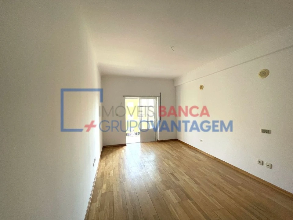 Apartamento T3 para Venda em Seixal, Arrentela e Aldeia de Paio Pires Foto 18