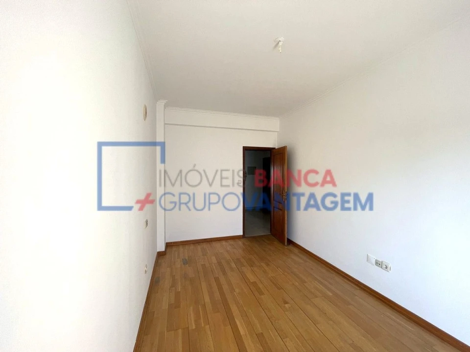 Apartamento T3 para Venda em Seixal, Arrentela e Aldeia de Paio Pires Foto 15