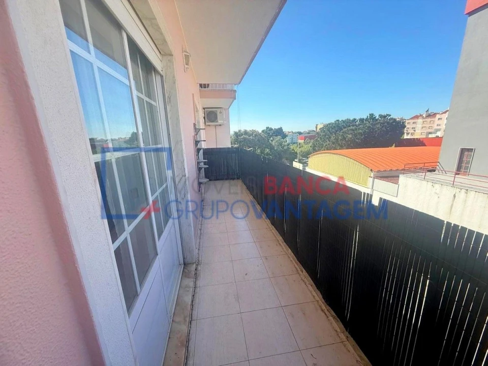 Apartamento T3 para Venda em Seixal, Arrentela e Aldeia de Paio Pires Foto 16