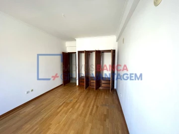 Apartamento T3 para Venda em Seixal, Arrentela e Aldeia de Paio Pires