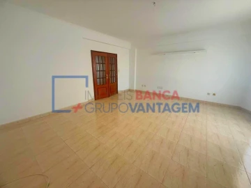 Apartamento T3 para Venda em Seixal, Arrentela e Aldeia de Paio Pires