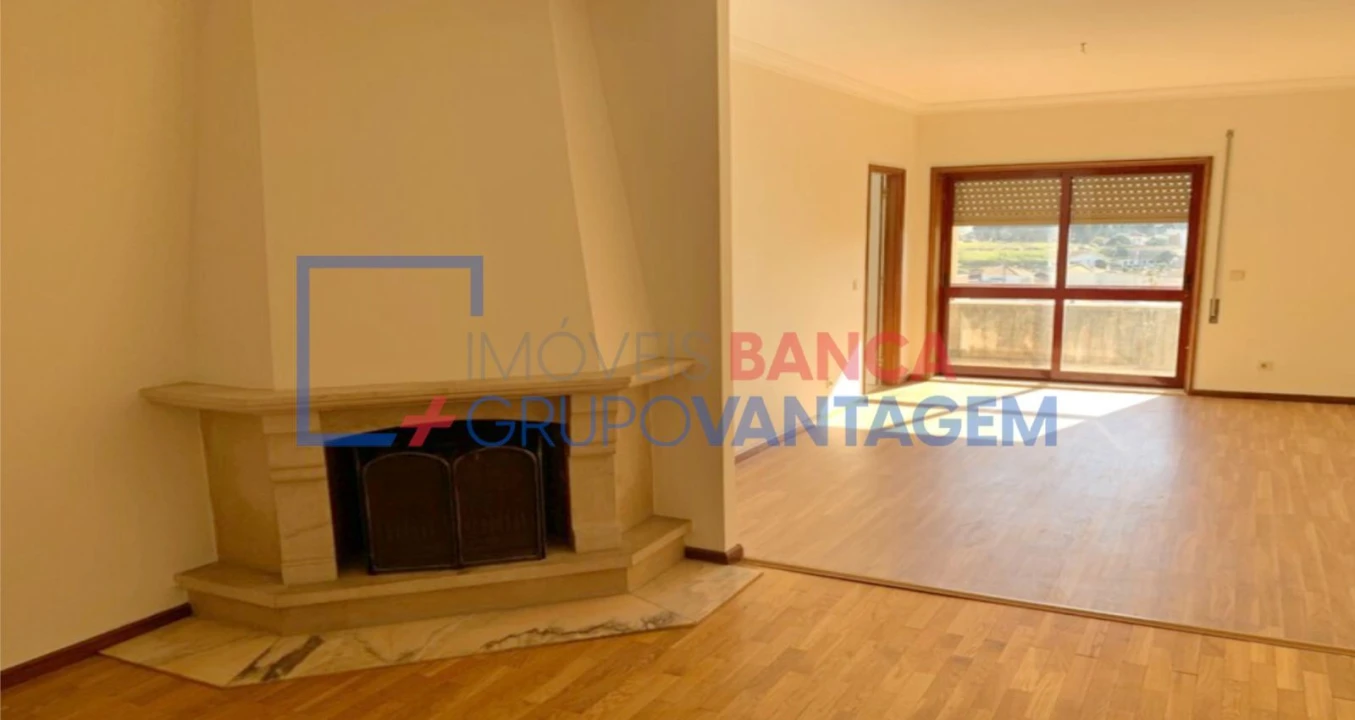 Apartamento T2 para Venda em Moreira Foto 1