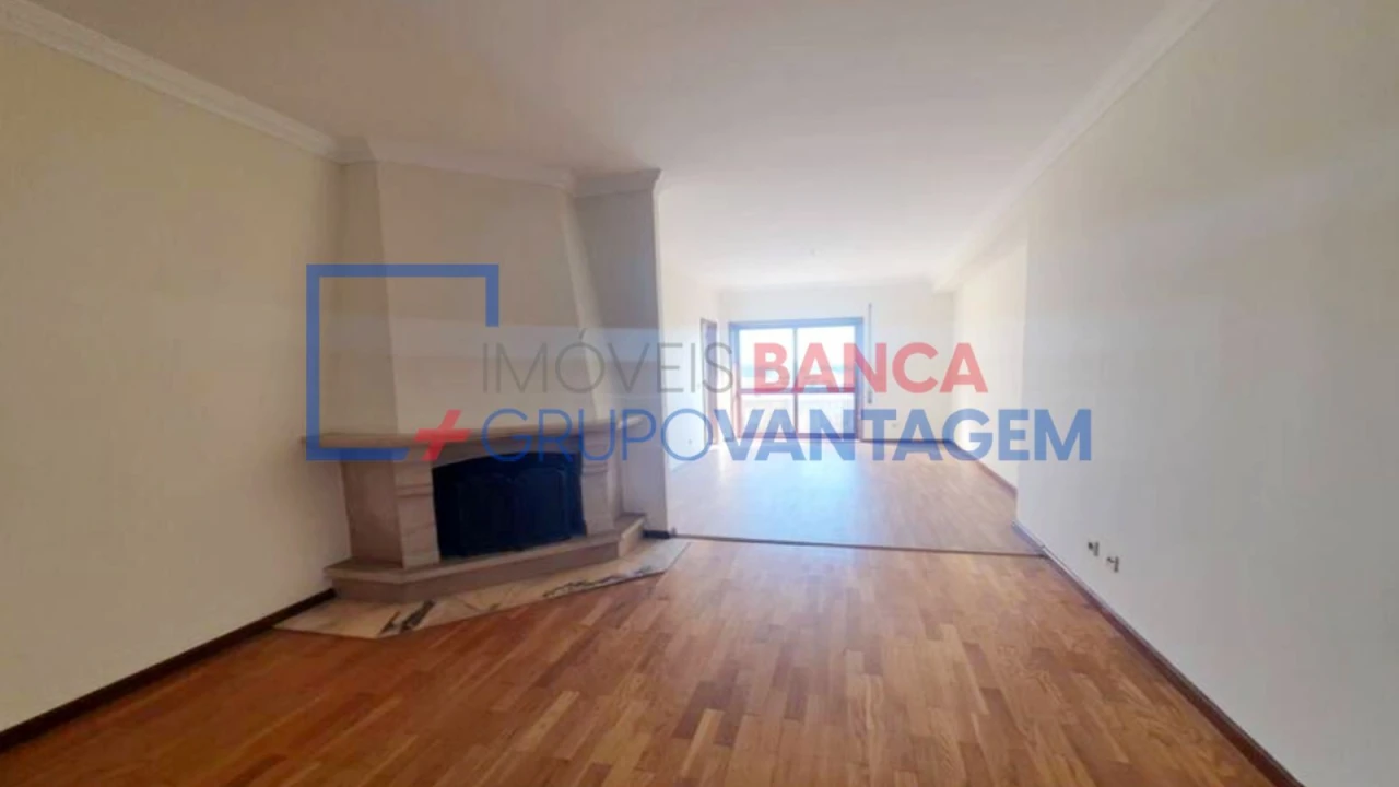 Apartamento T2 para Venda em Moreira Foto 2