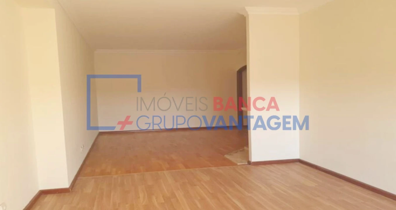 Apartamento T2 para Venda em Moreira Foto 5