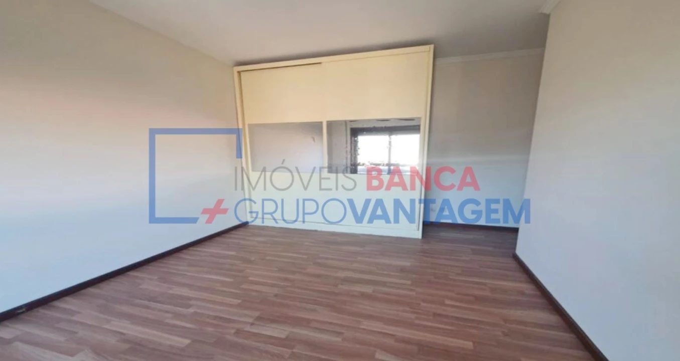 Apartamento T2 para Venda em Moreira Foto 8