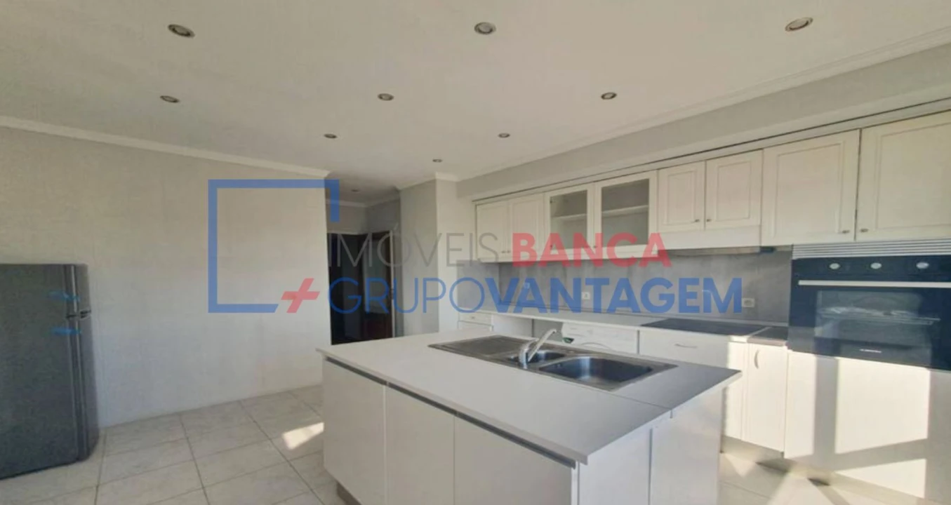Apartamento T2 para Venda em Moreira Foto 12