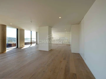 Apartamento T3 para Venda em Lordelo do Ouro e Massarelos