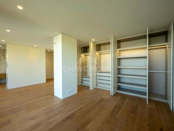 Apartamento T3 para Venda em Lordelo do Ouro e Massarelos