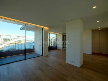 Apartamento T3 para Venda em Lordelo do Ouro e Massarelos