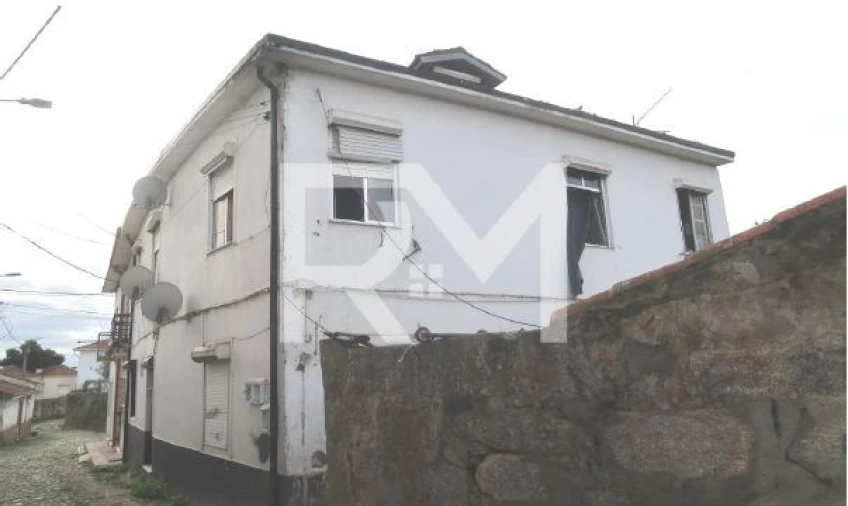 Moradia T4 para Venda em Campanhã Foto 1