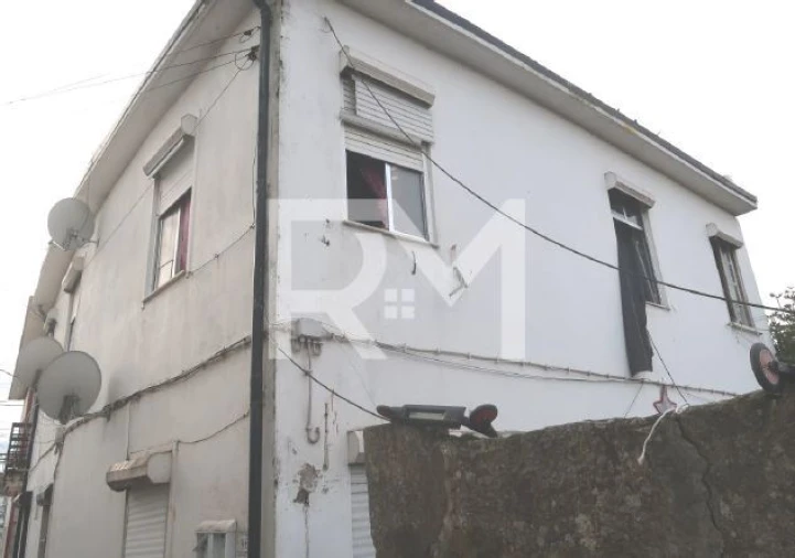 Moradia T4 para Venda em Campanhã Foto 4