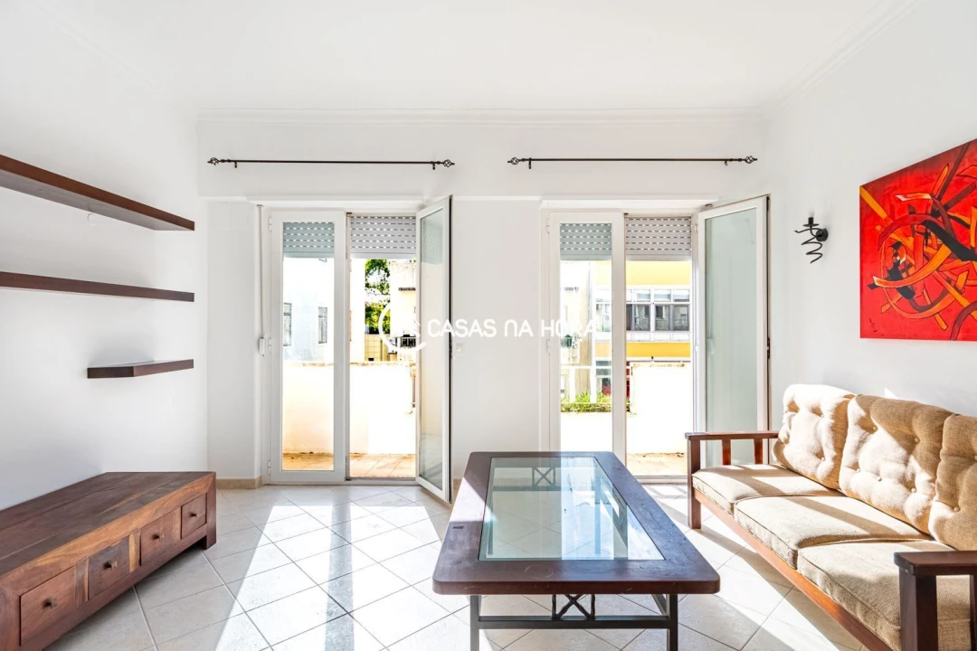 Apartamento T1 para Arrendamento em Algés, Linda-A-Velha e Cruz Quebrada-Dafundo Foto 2