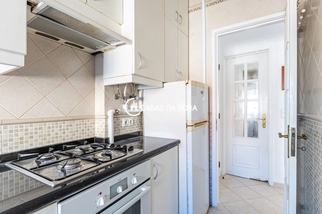 Apartamento T1 para Arrendamento em Algés, Linda-A-Velha e Cruz Quebrada-Dafundo Foto 11