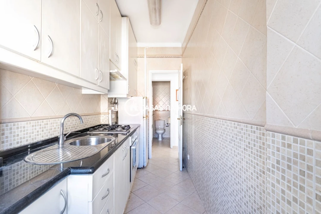 Apartamento T1 para Arrendamento em Algés, Linda-A-Velha e Cruz Quebrada-Dafundo Foto 12