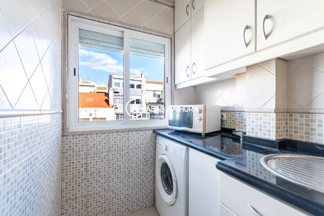 Apartamento T1 para Arrendamento em Algés, Linda-A-Velha e Cruz Quebrada-Dafundo Foto 13