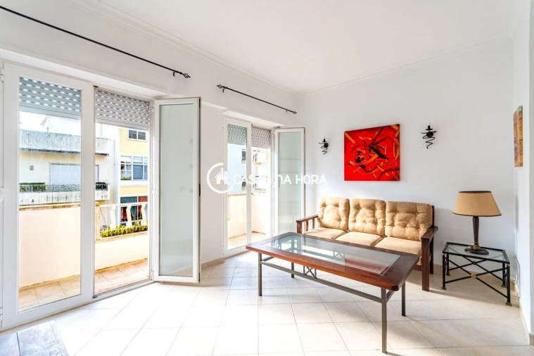 Apartamento T1 para Arrendamento em Algés, Linda-A-Velha e Cruz Quebrada-Dafundo Foto 1