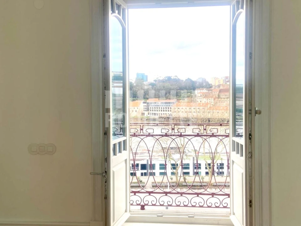 Apartamento T1 para Venda em Cedofeita, Santo Ildefonso, Sé, Miragaia, São Nicolau e Vitória Foto 2
