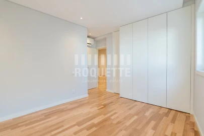 Apartamento T3 para Venda em Aldoar, Foz do Douro e Nevogilde