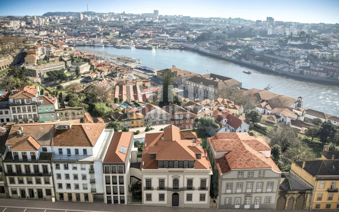 Moradia T4 para Venda em Cedofeita, Santo Ildefonso, Sé, Miragaia, São Nicolau e Vitória Foto 4