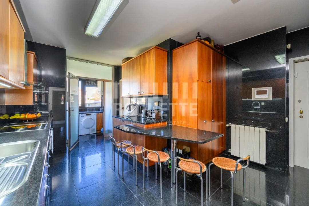 Apartamento T4 para Venda em Aldoar, Foz do Douro e Nevogilde Foto 12