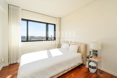 Apartamento T4 para Venda em Aldoar, Foz do Douro e Nevogilde