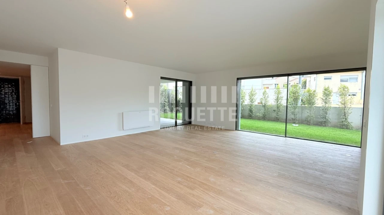Apartamento T4 para Venda em Aldoar, Foz do Douro e Nevogilde Foto 3