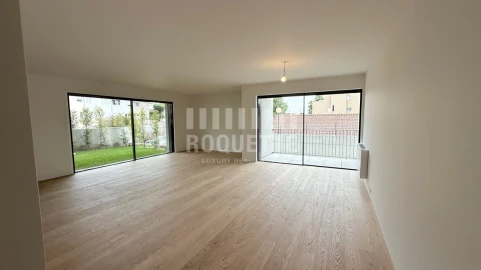 Apartamento T4 para Venda em Aldoar, Foz do Douro e Nevogilde