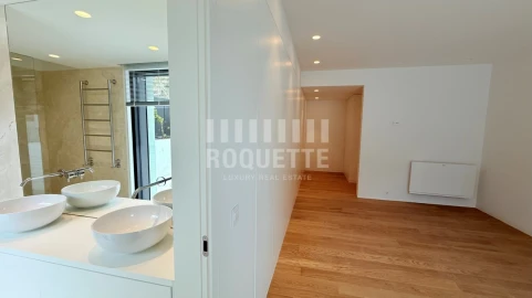 Apartamento T4 para Venda em Aldoar, Foz do Douro e Nevogilde