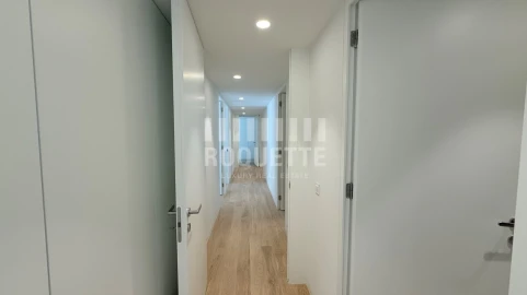 Apartamento T4 para Venda em Aldoar, Foz do Douro e Nevogilde
