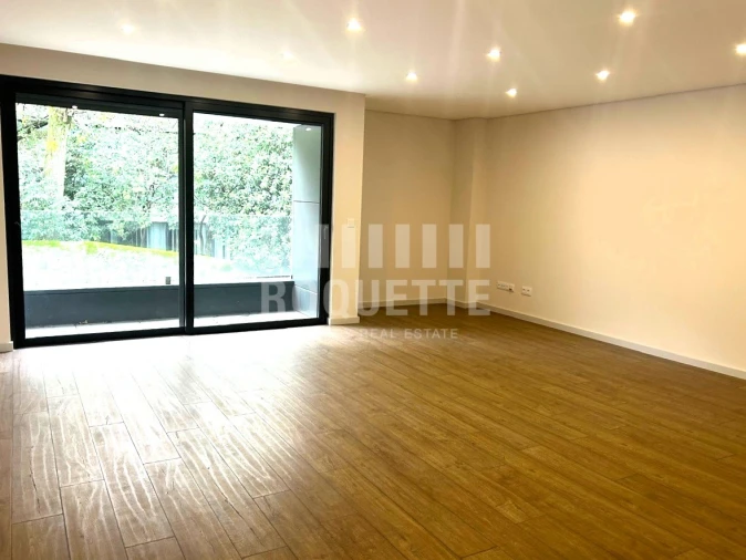 Apartamento T3 para Venda em Cedofeita, Santo Ildefonso, Sé, Miragaia, São Nicolau e Vitória Foto 2