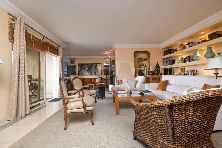 Apartamento T4 para Venda em Cascais e Estoril Foto 2