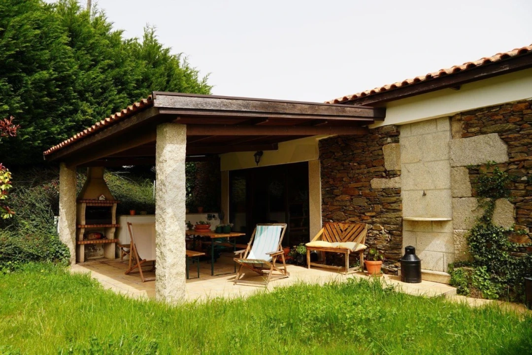 Moradia T4 para Venda em Celeiros Foto 1