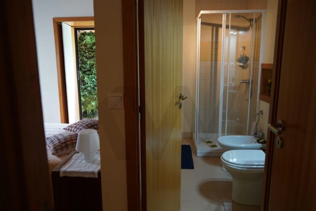 Moradia T4 para Venda em Celeiros Foto 14