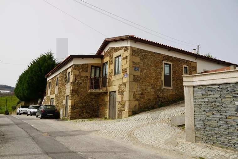 Moradia T4 para Venda em Celeiros Foto 5