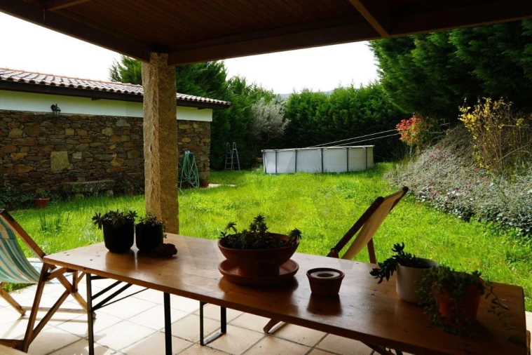 Moradia T4 para Venda em Celeiros Foto 6