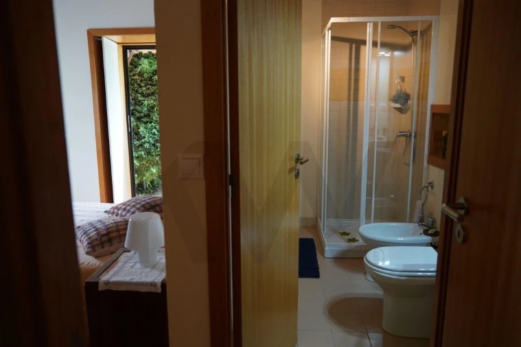 Moradia T4 para Venda em Celeiros Foto 14