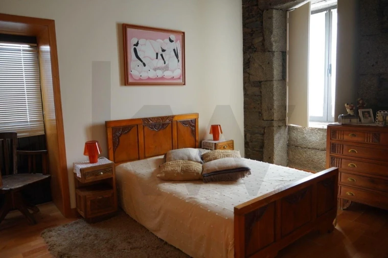 Moradia T4 para Venda em Celeiros Foto 22