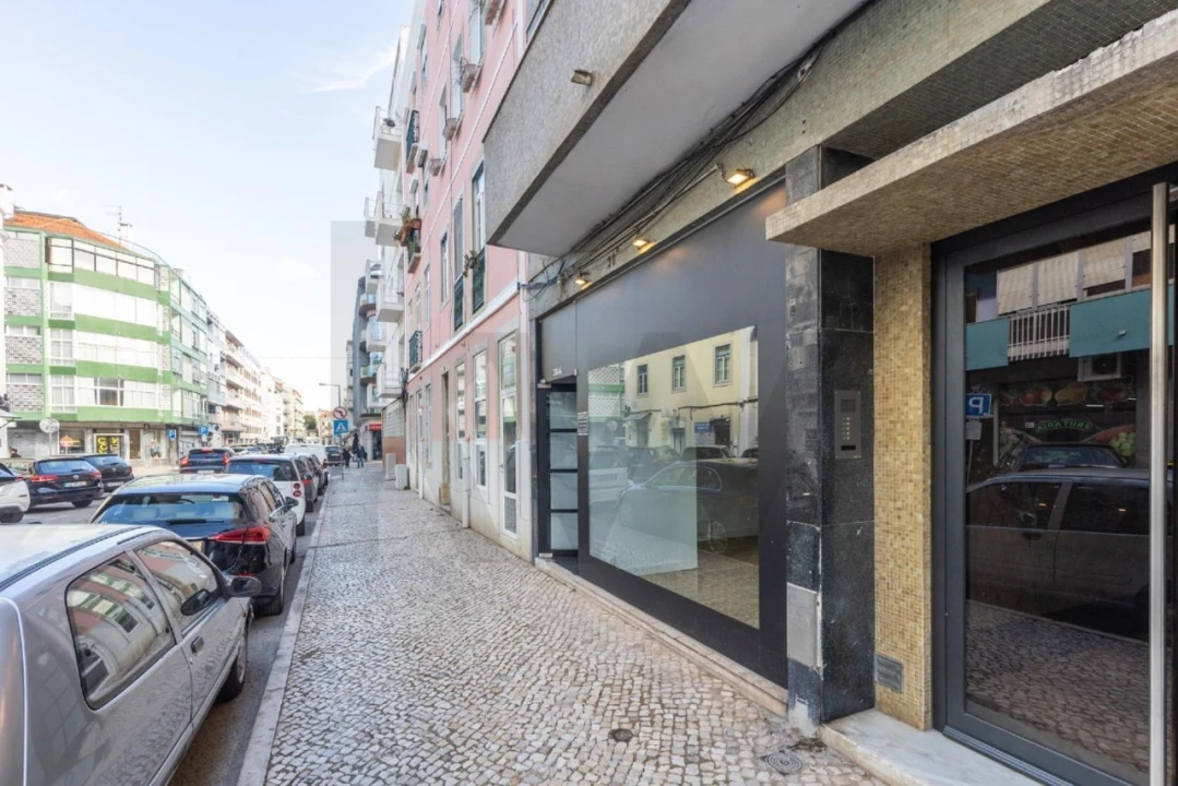 Loja para Venda em Campo de Ourique Foto 2